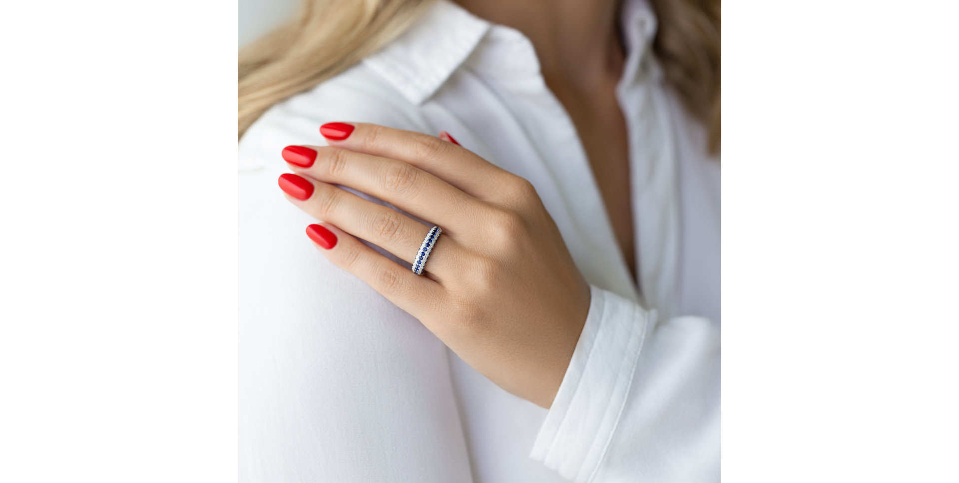 Diamond ring with Sapphire Antoinette