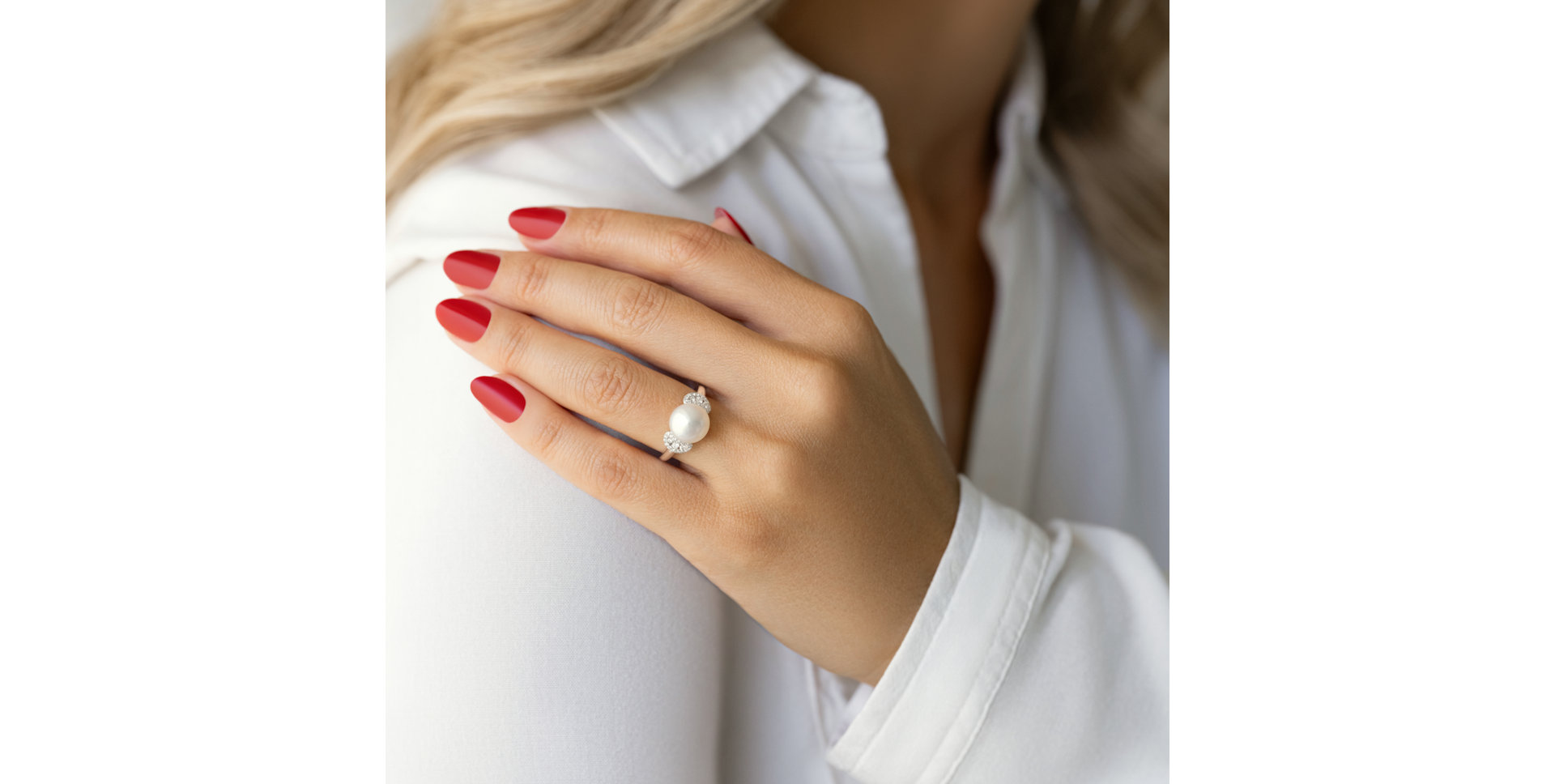 Diamond ring with Pearl Ocean Wealth