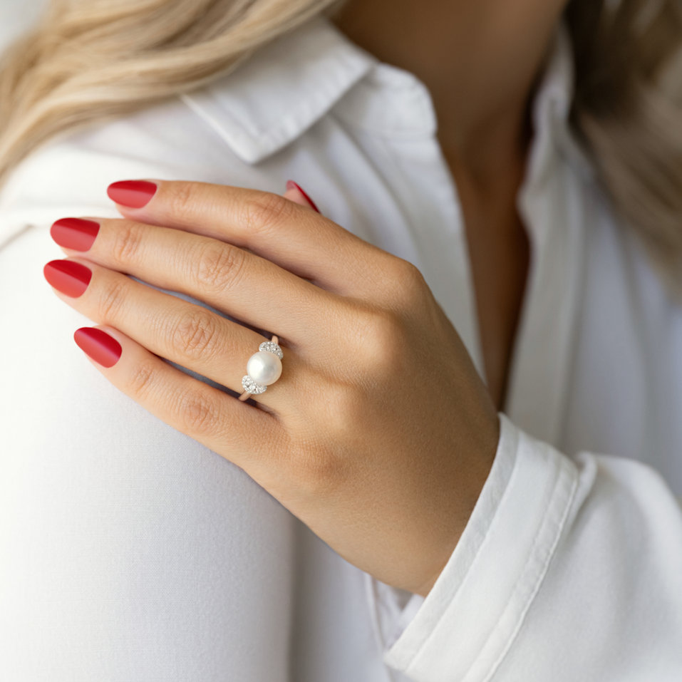 Diamond ring with Pearl Ocean Wealth