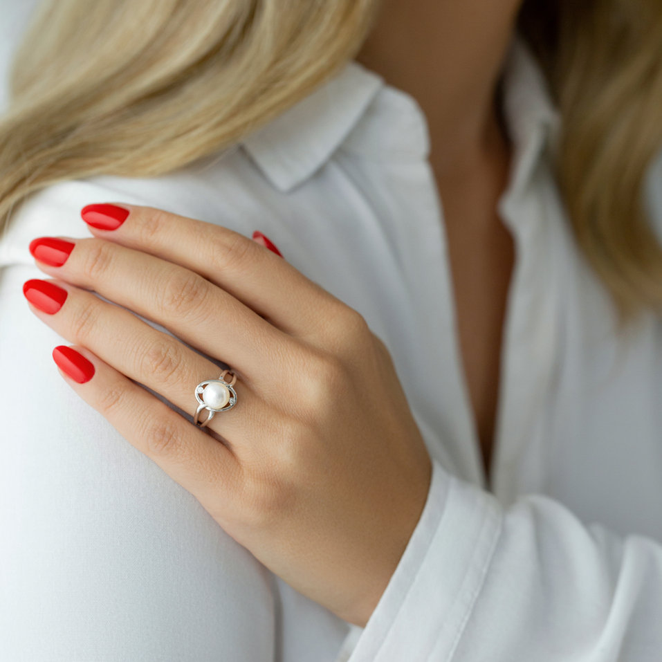 Diamond ring with Pearl Heavenly Sea