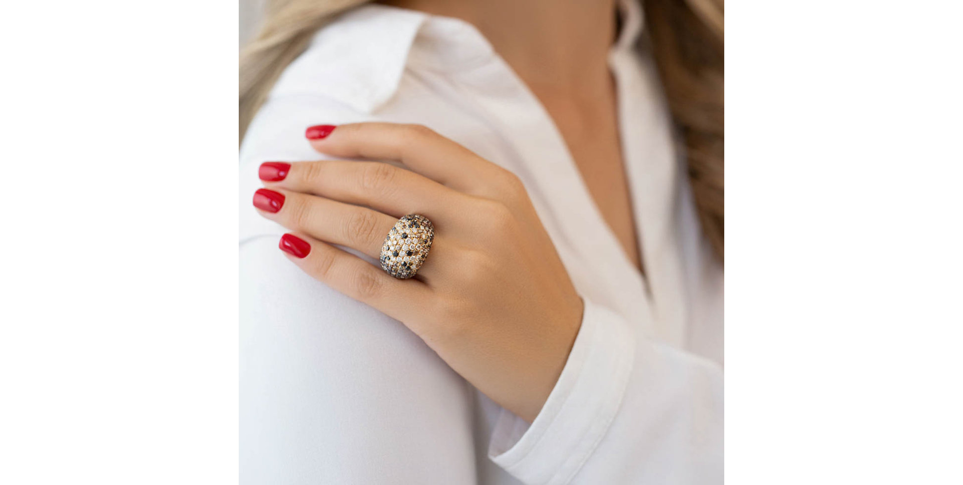 Ring with black, brown and white diamonds Charcoal Fandango