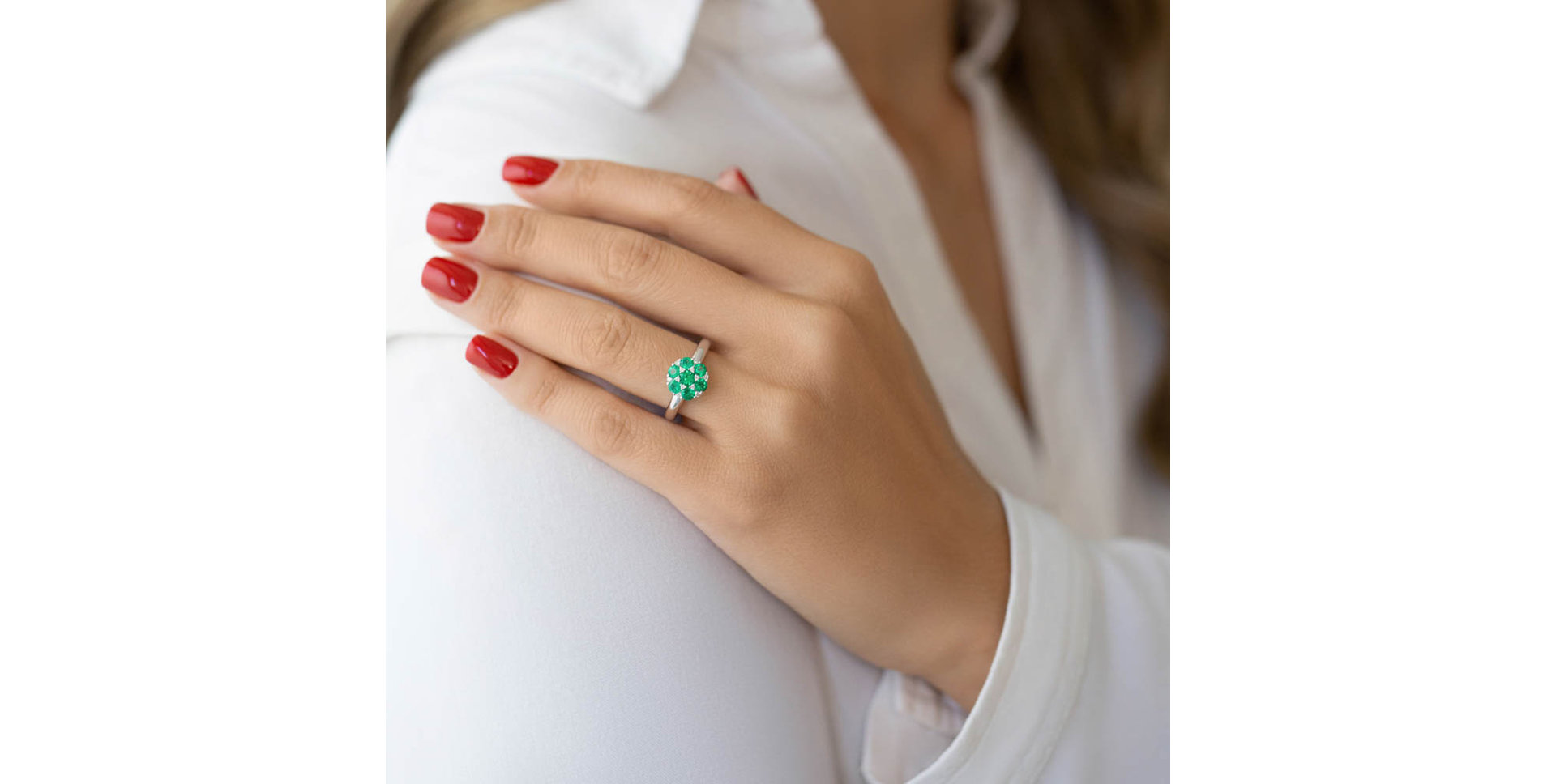 Diamond ring with Emerald Divine Blossom