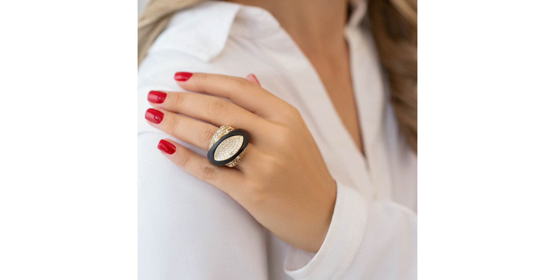 Ring with brown and white diamonds and Agate Héra