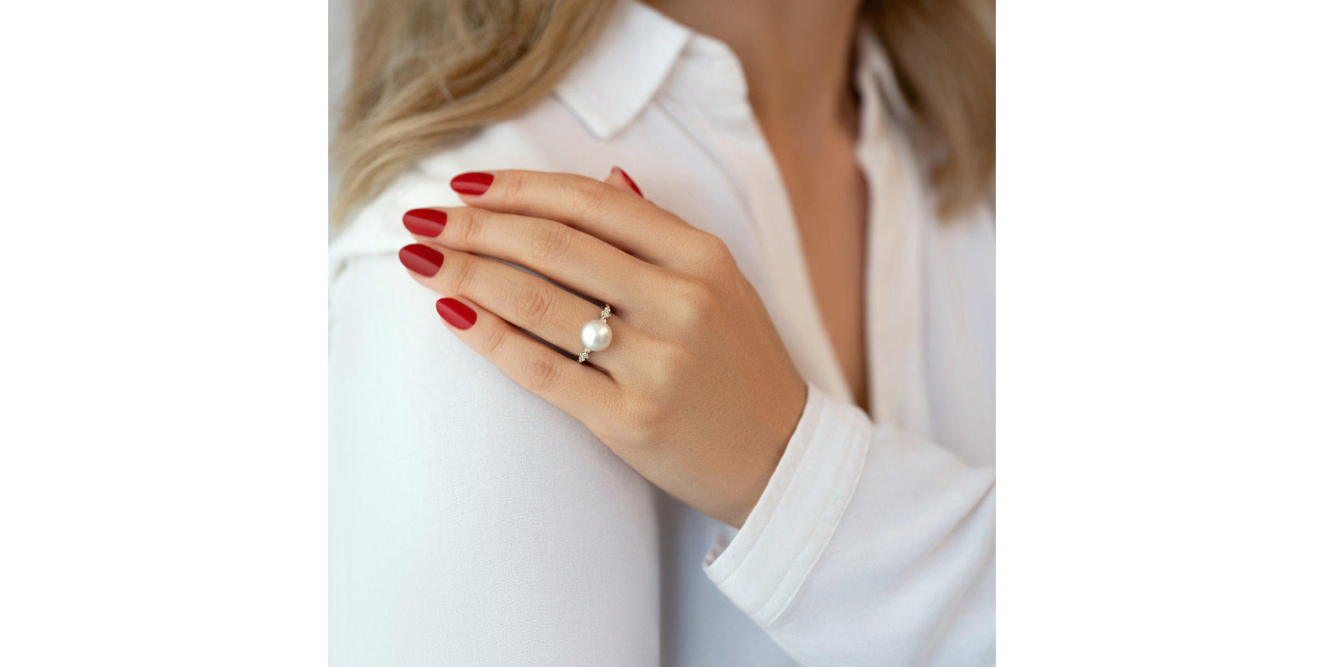 Diamond ring with Pearl Magical Shoreline