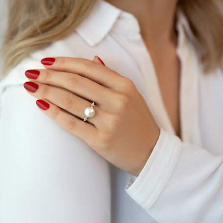 Diamond ring with Pearl Magical Shoreline