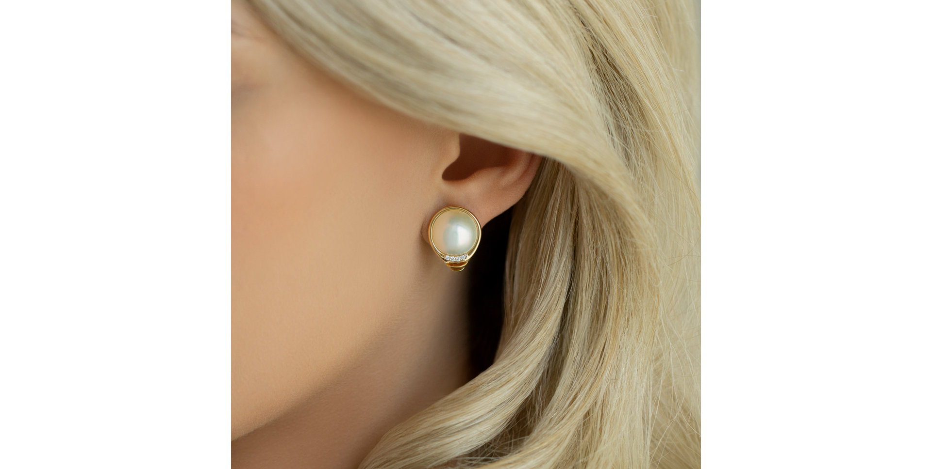 Diamond earrings with Pearl Coast for Luisa