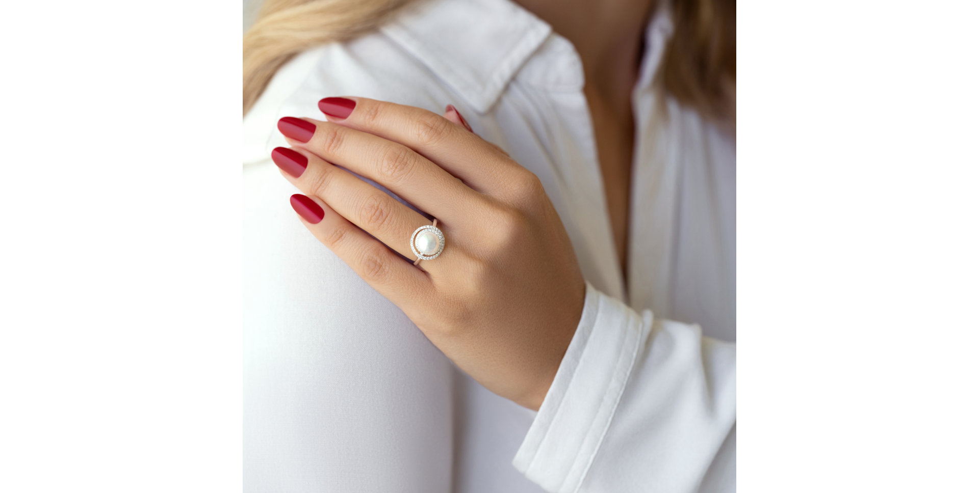Diamond ring with Pearl Sail Away