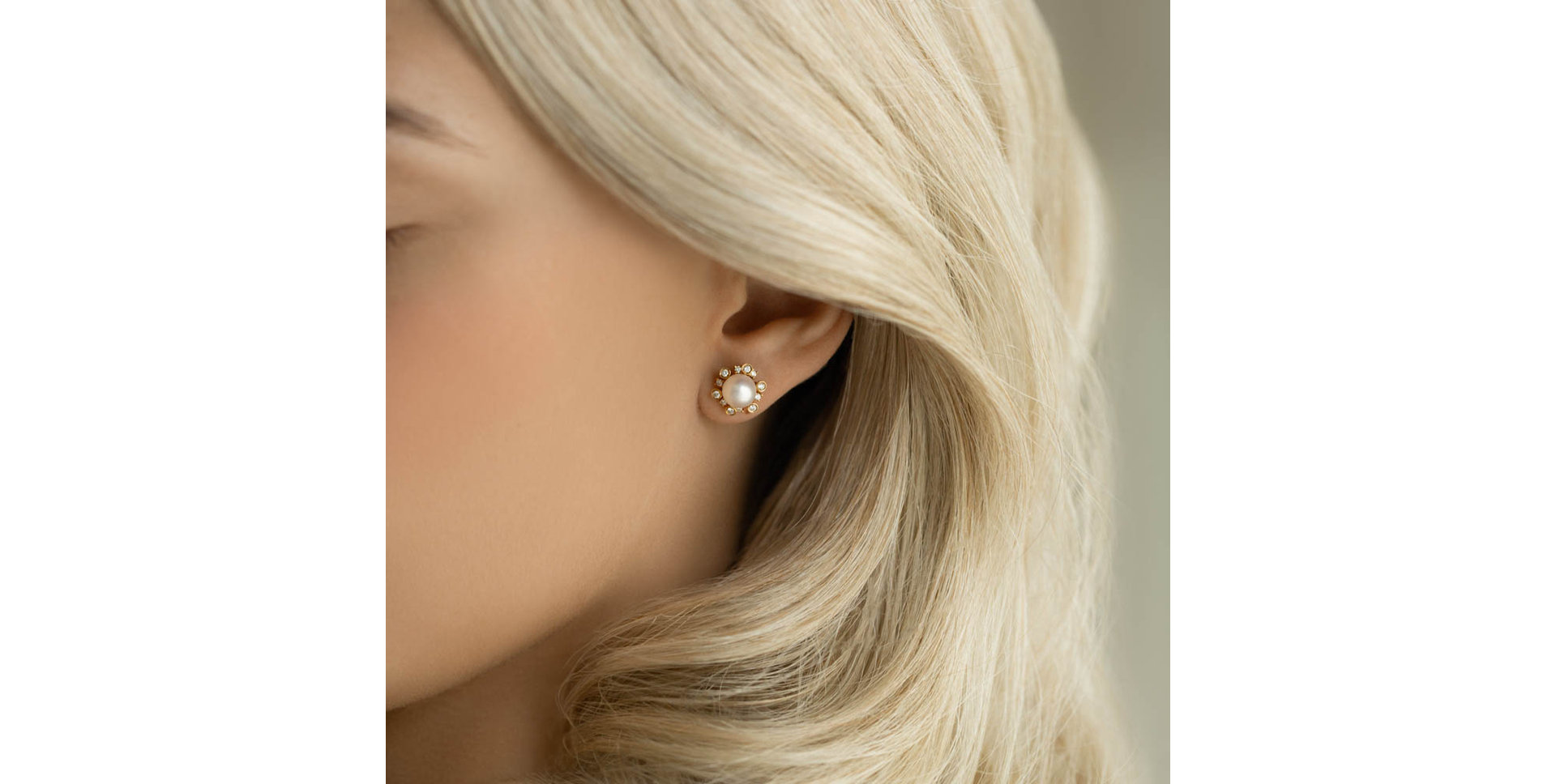 Diamond earrings with Pearl Abeiria