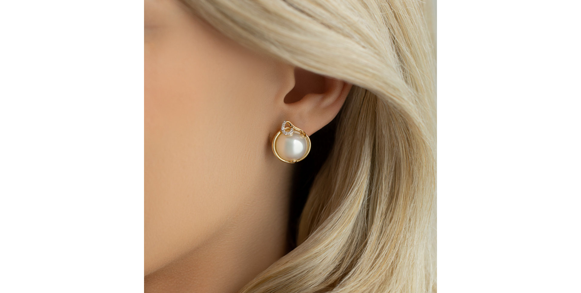 Diamond earrings with Pearl Sea of Attraction
