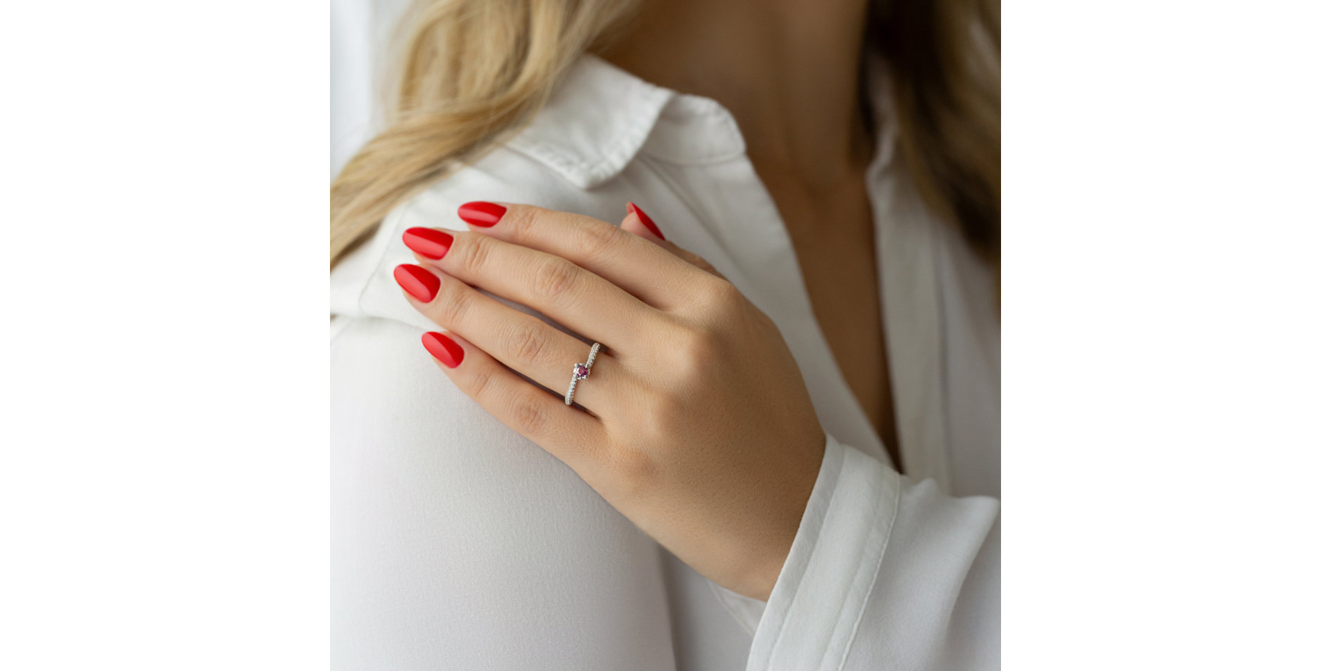 Ring with pink diamonds Chiara