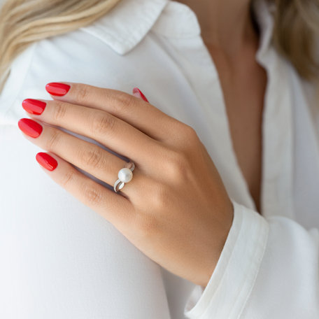 Diamond ring with Pearl Pacific Delight