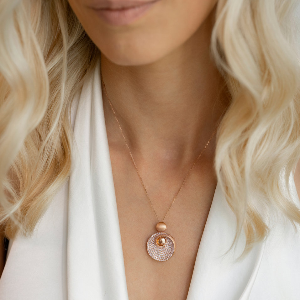 Diamond pendant Mirza