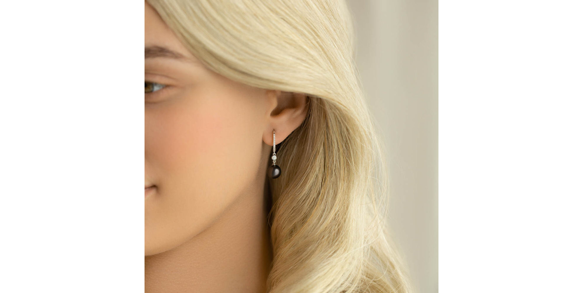 Diamond earrings with Pearl Marine Temptation