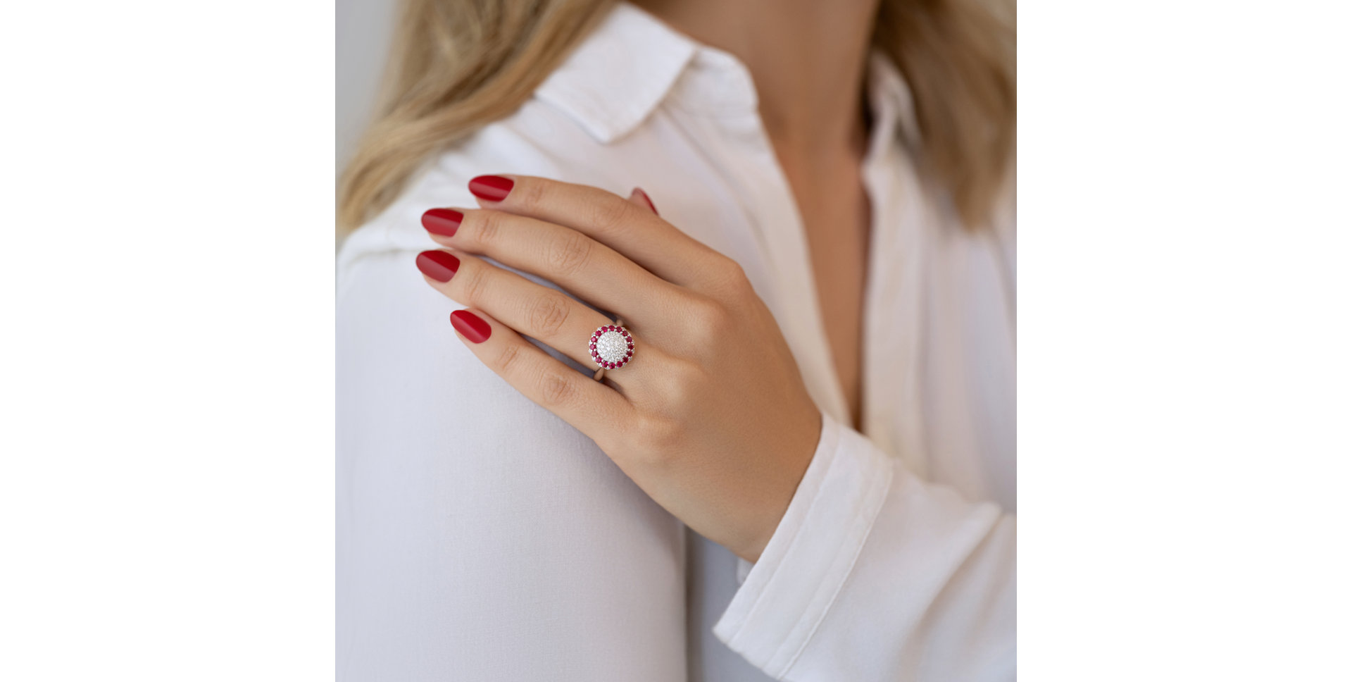 Diamond ring with Ruby Audrey