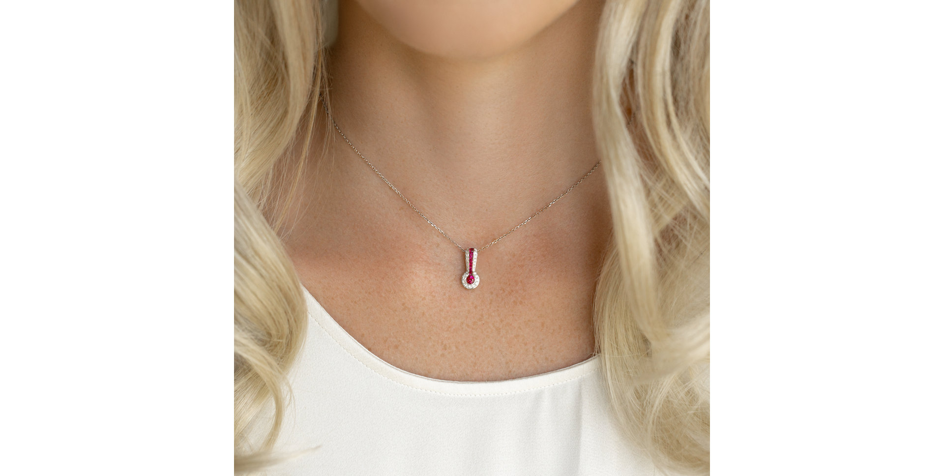 Diamond pendant with Ruby Delaney