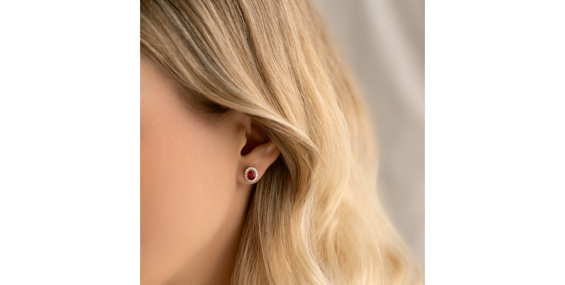 Diamond earrings with Ruby La Scala