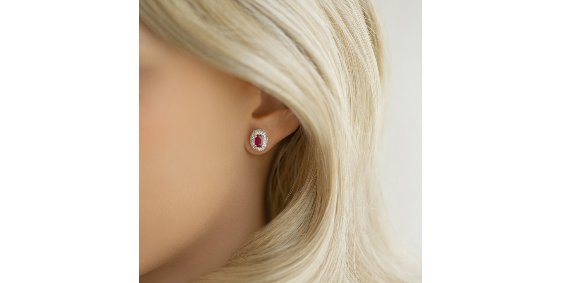 Diamond earrings with Sapphire Romance Queen