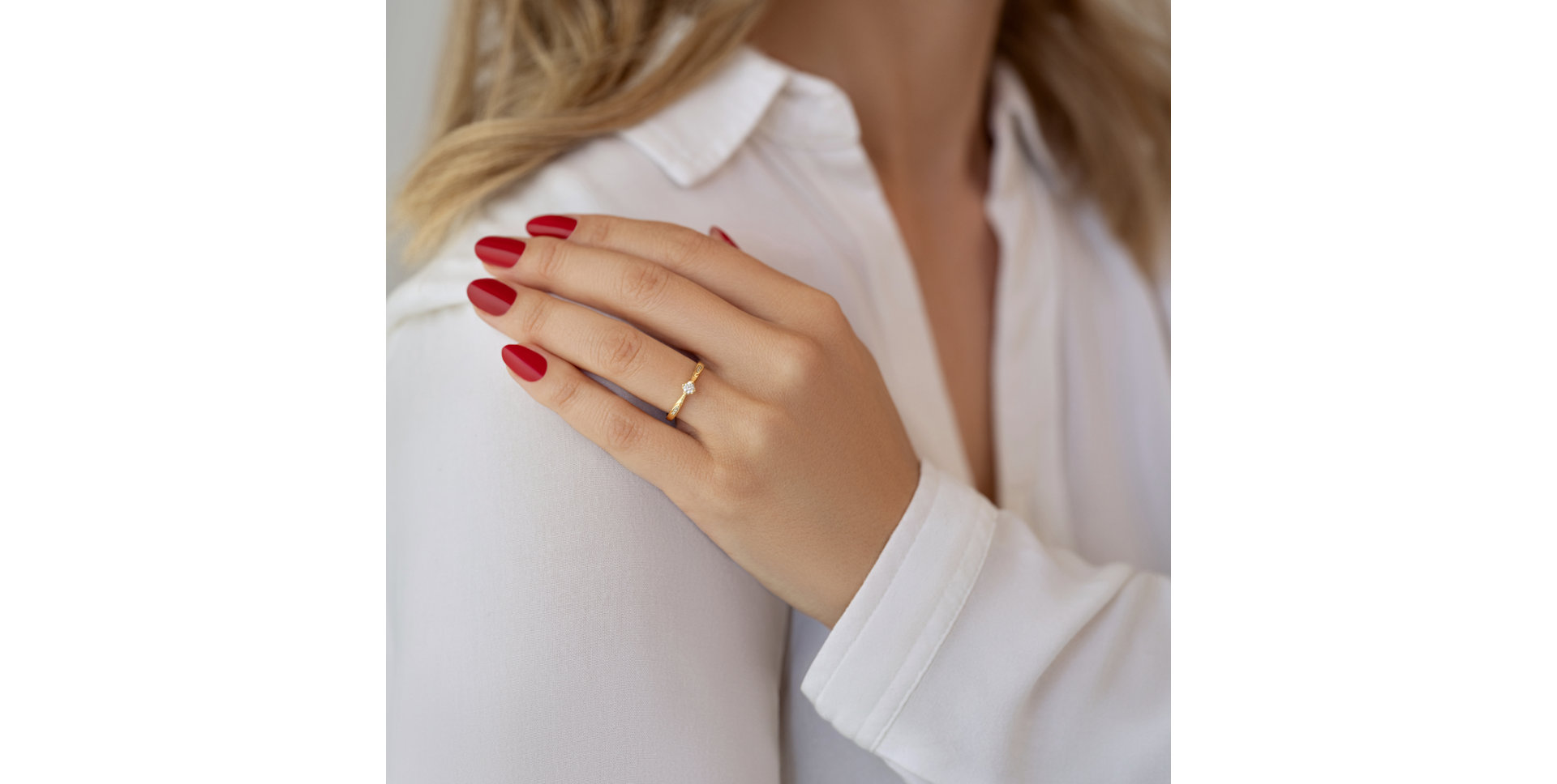 Diamond ring Valeria