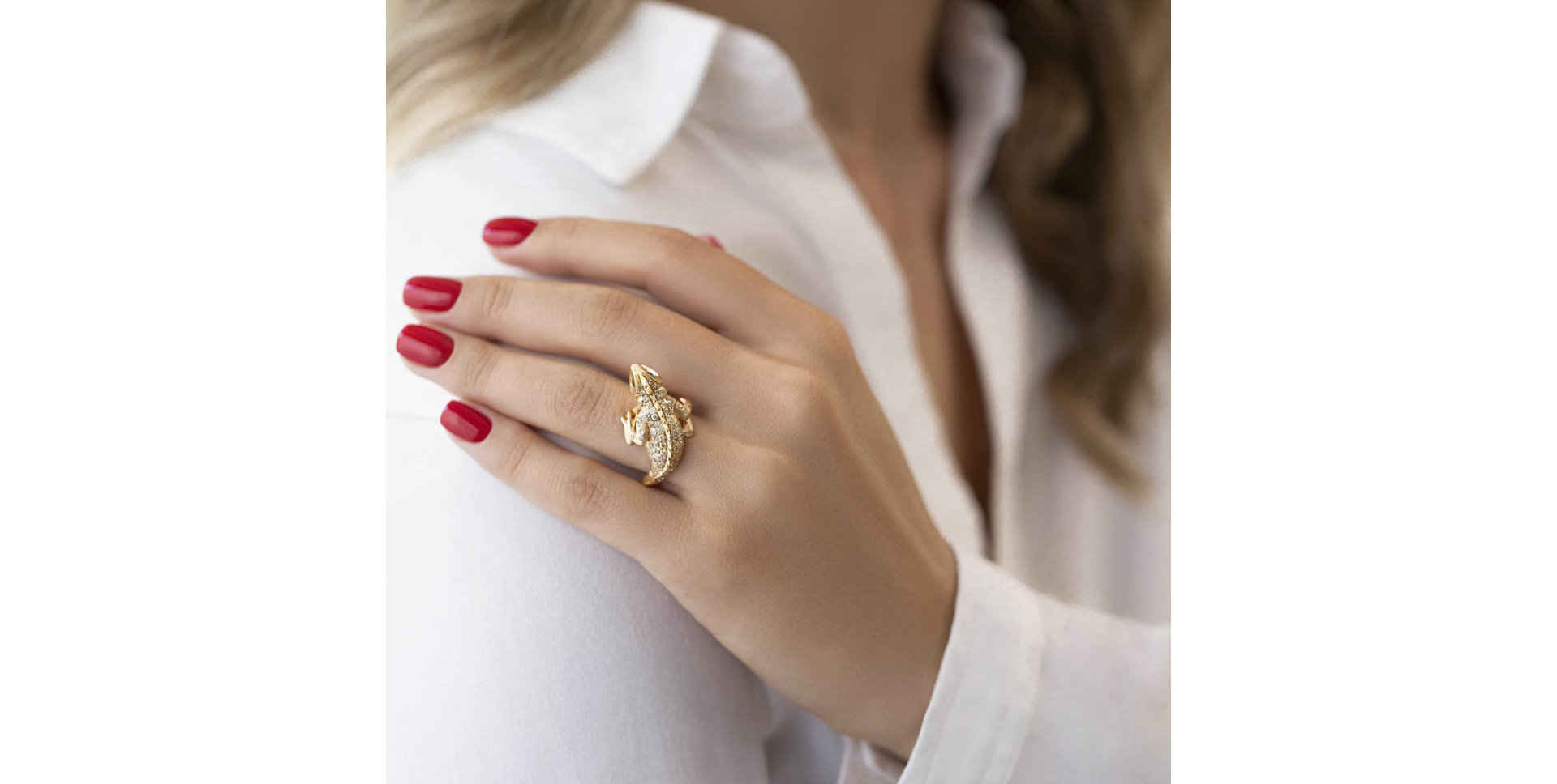 Ring with brown diamonds and Garnet Diamond Lizard