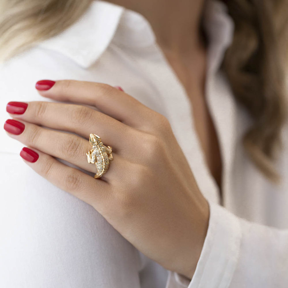 Ring with brown diamonds and Garnet Diamond Lizard