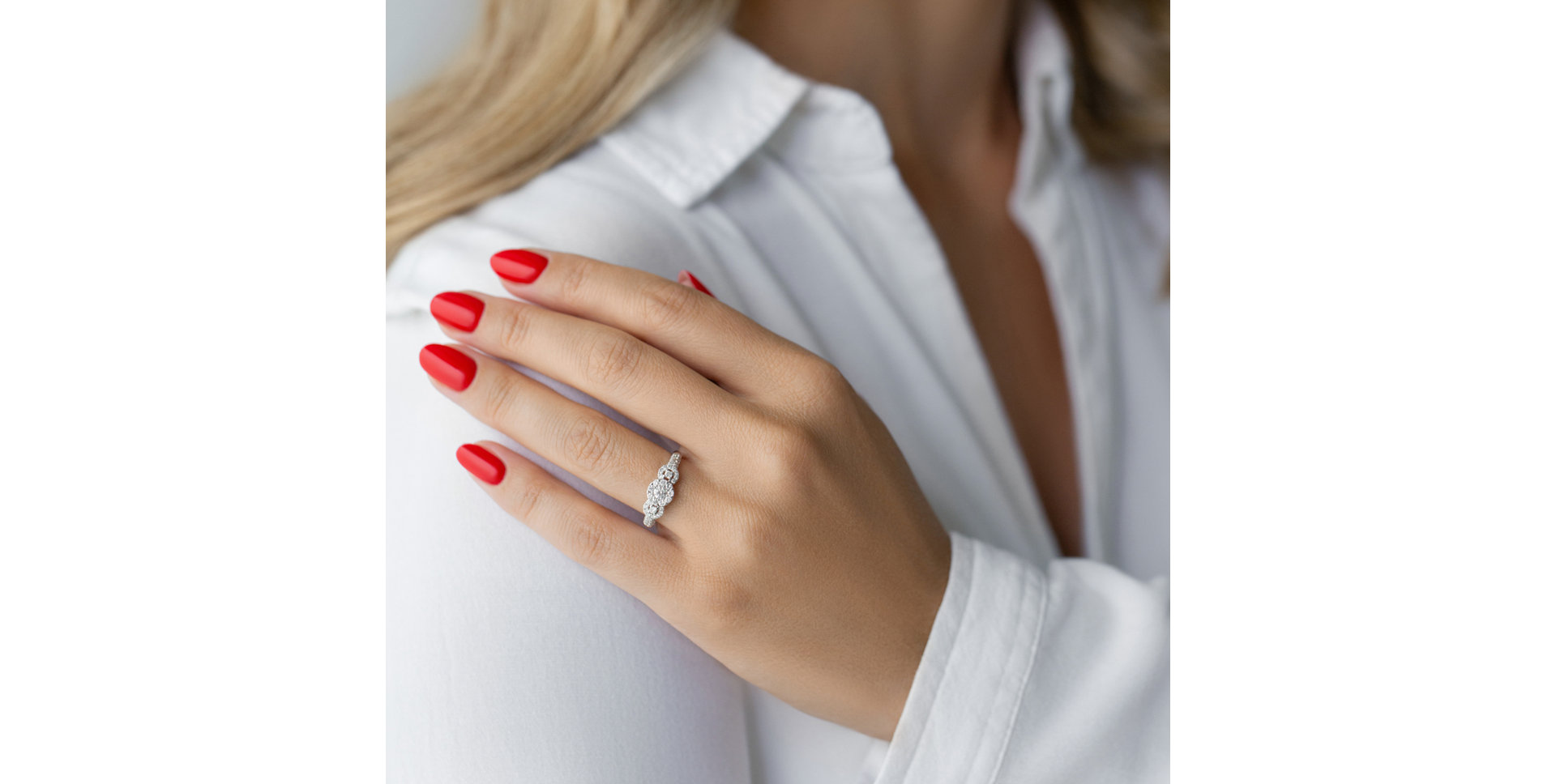 Diamond ring Anttonaeta