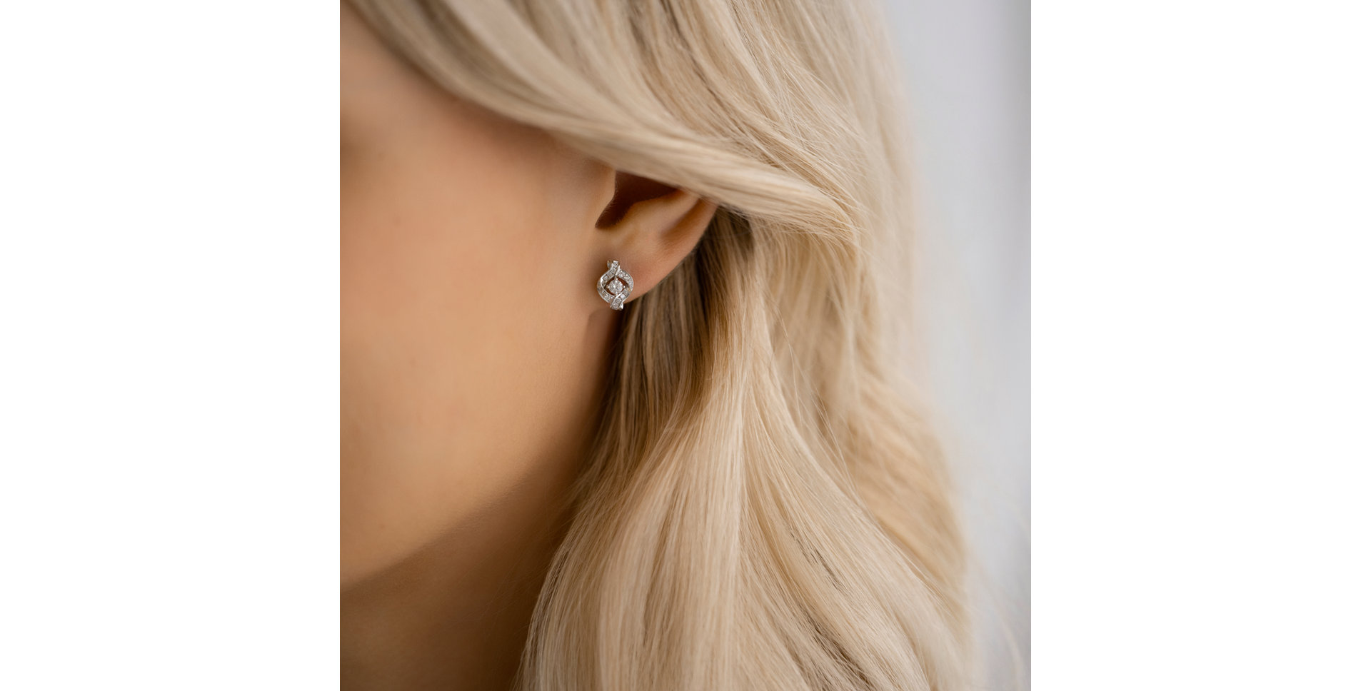 Diamond earrings Light of Moon