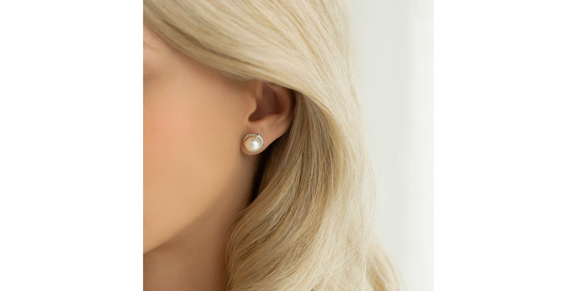 Diamond earrings with Pearl Noe Dream