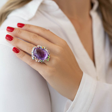 Diamond ring and gemstones Latin Lady