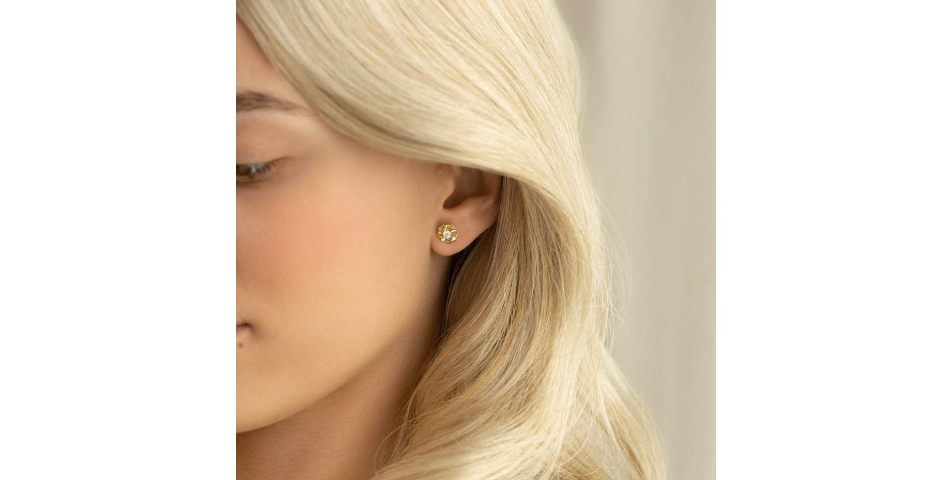 Diamond earrings Beauxbatons