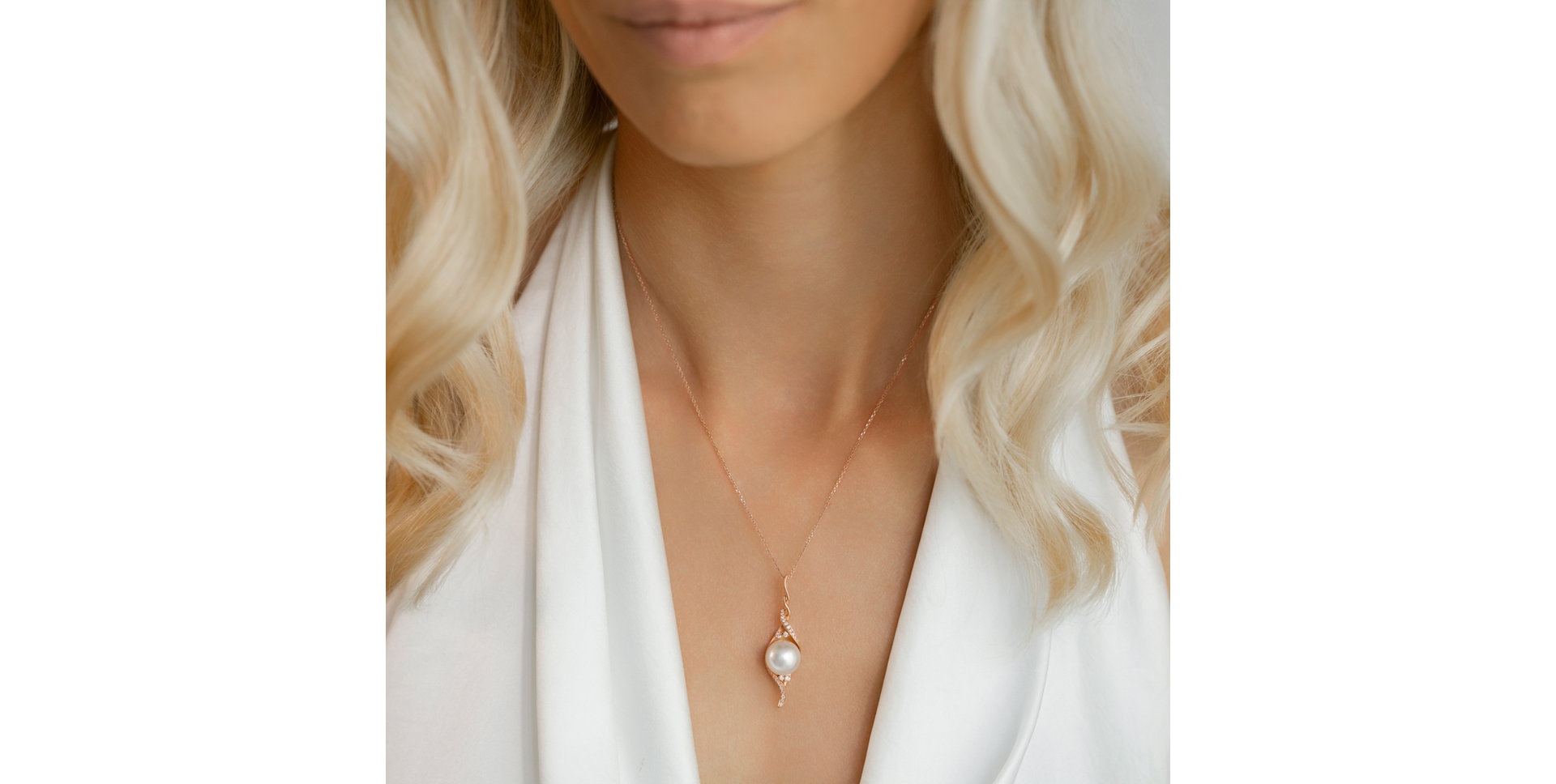 Diamond pendant with Pearl Kahliste