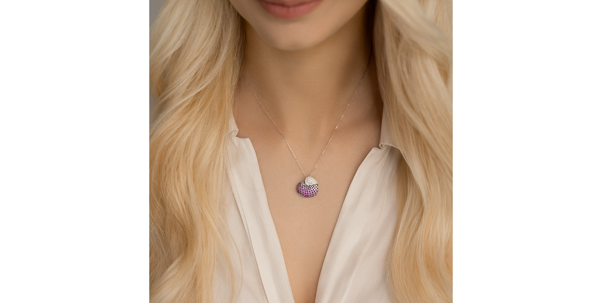 Diamond pendant with Sapphire Eternal Love