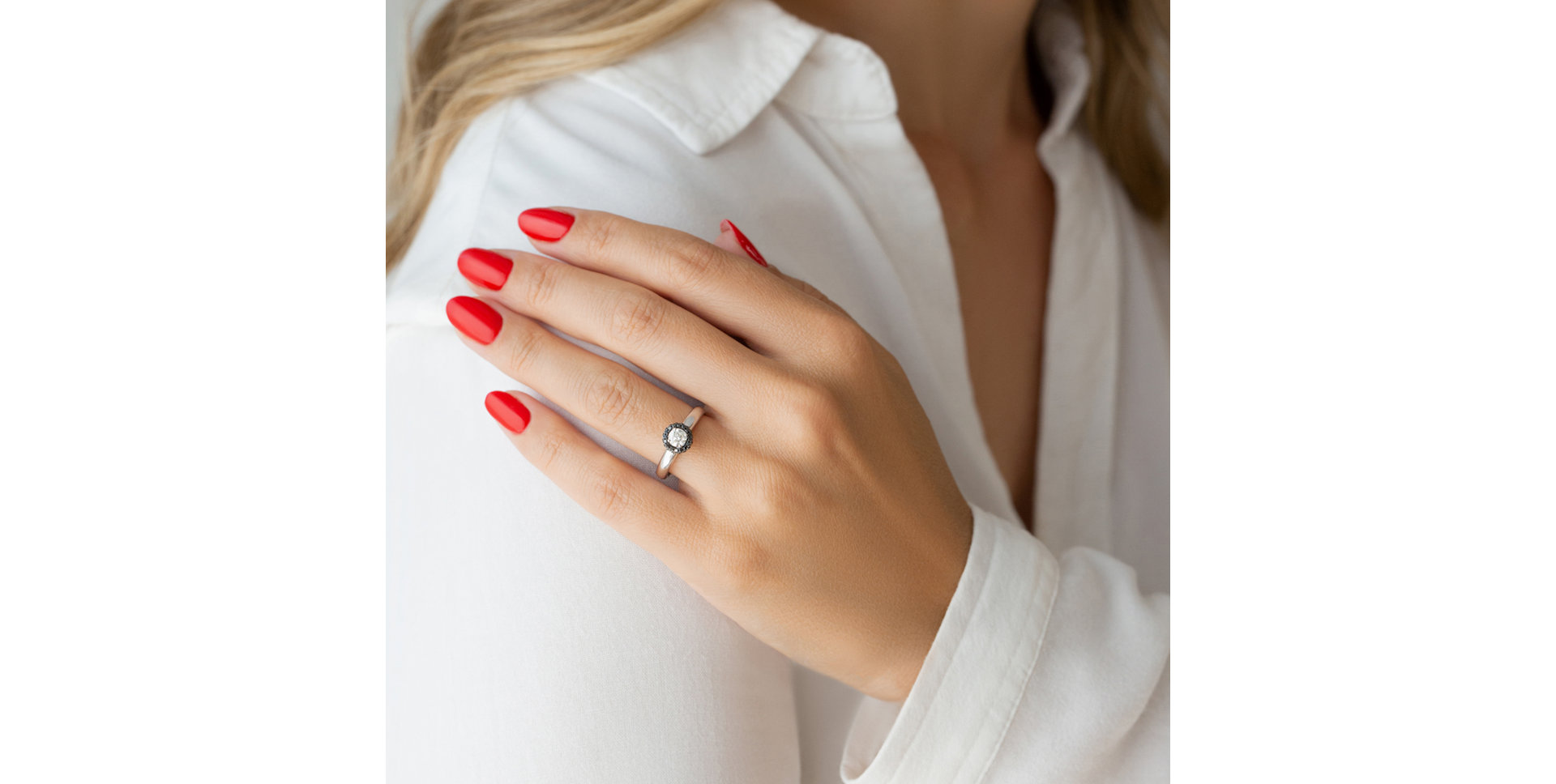 Ring with black and white diamonds Light in Darkness