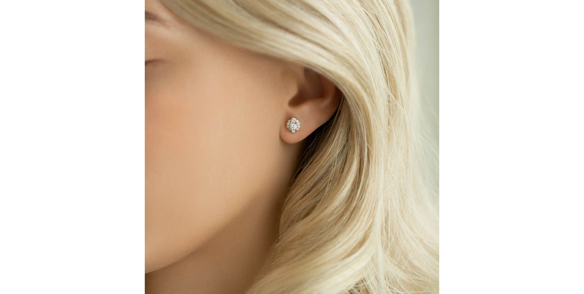 Diamond earrings Medallion Symbol