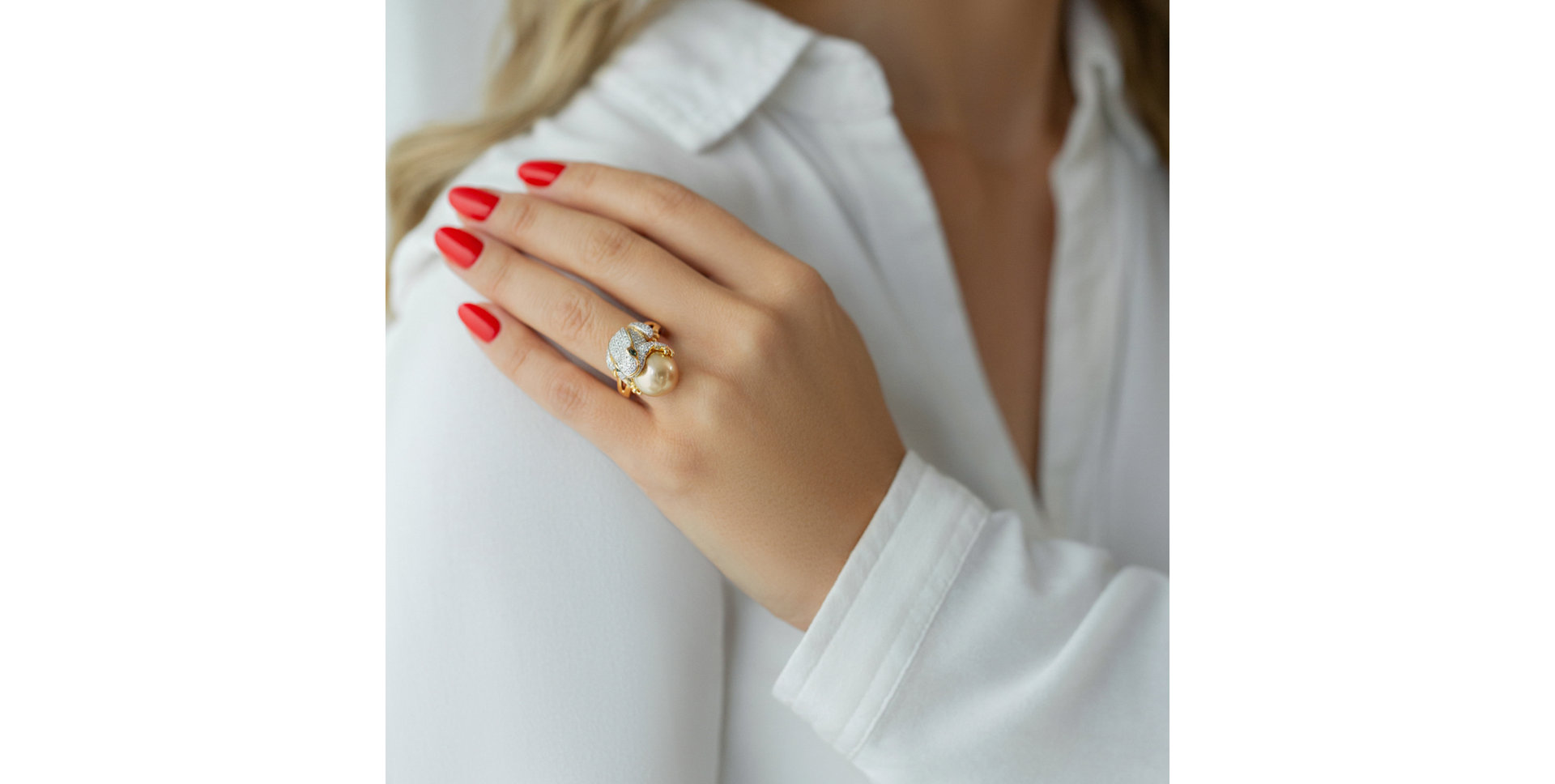 Diamond ring with Pearl and Garnet The Frog Prince