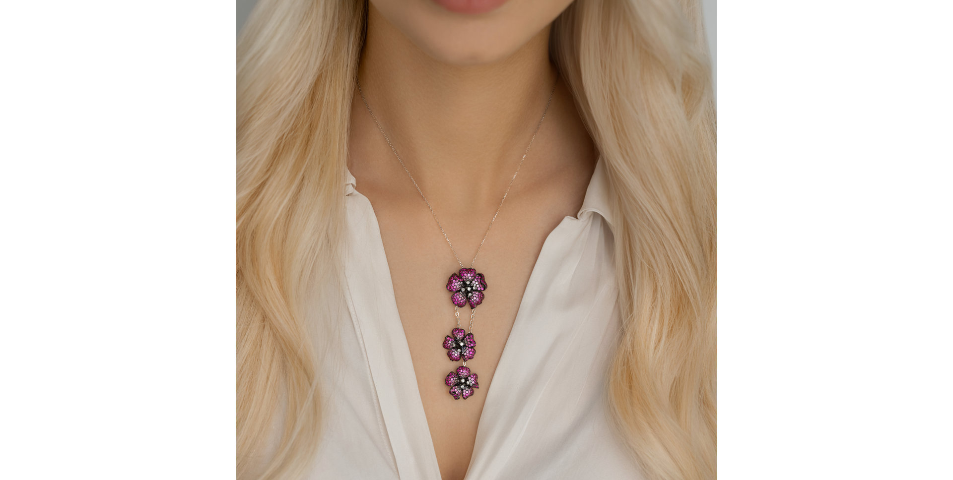 Diamond pendant with Ruby and Sapphire Ardath