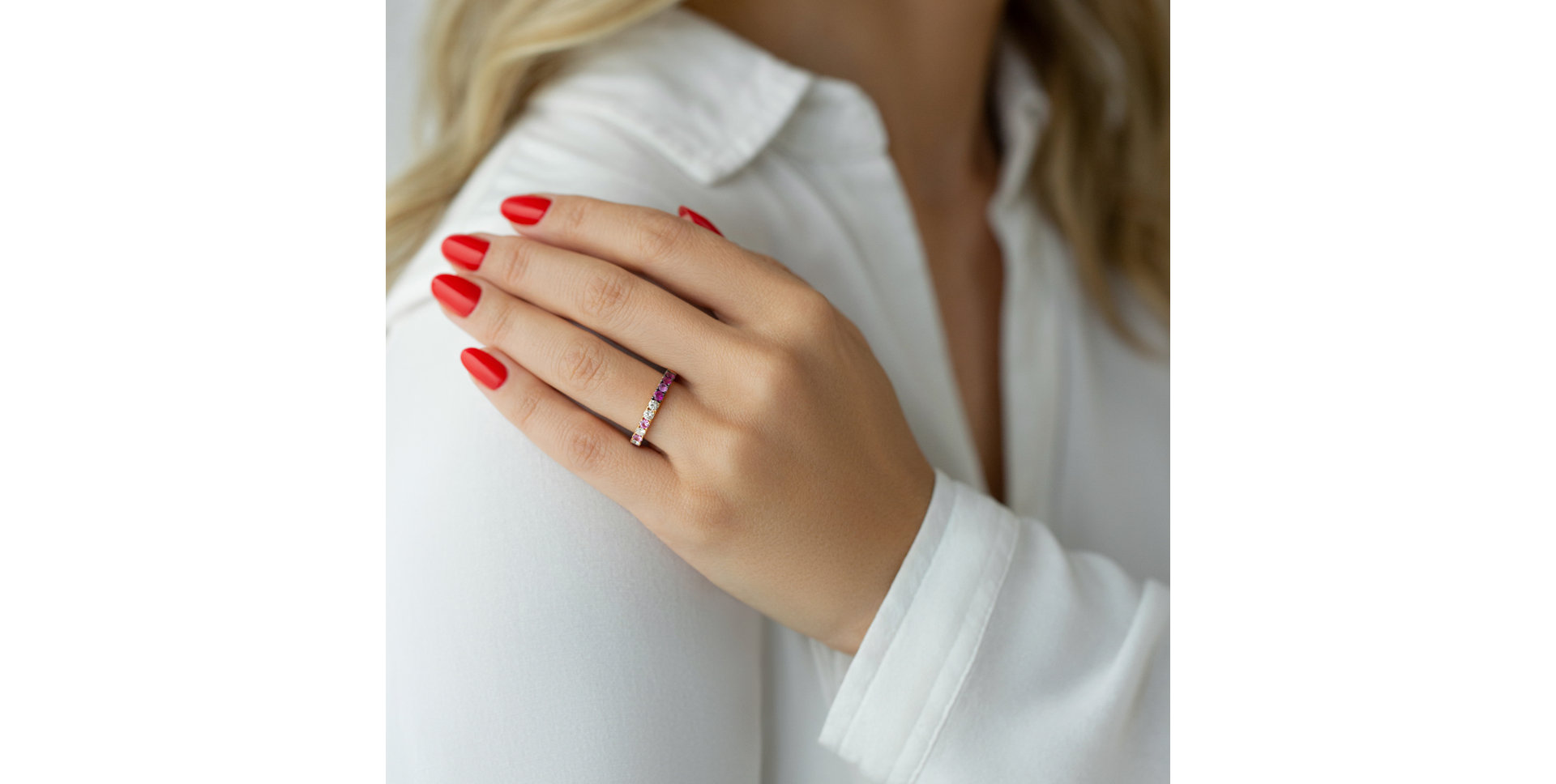 Diamond ring with Sapphires and Rubies Cherry Haze