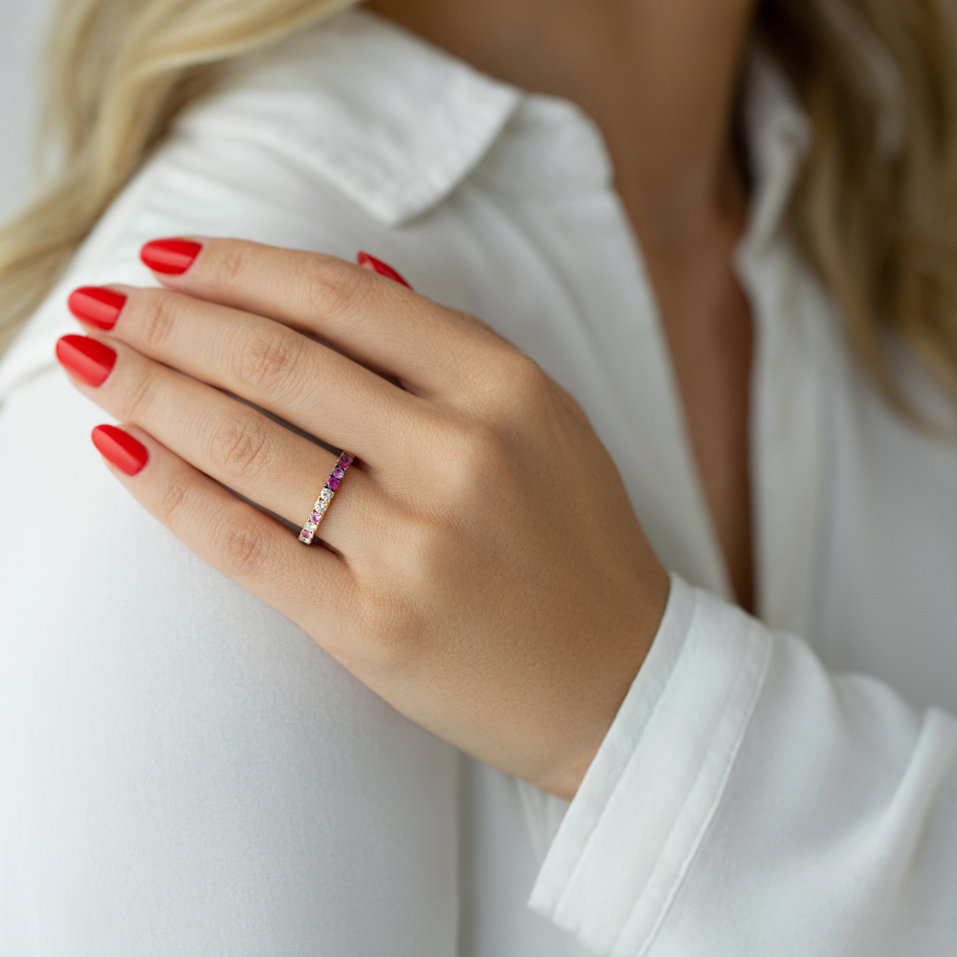 Diamond ring with Sapphires and Rubies Cherry Haze