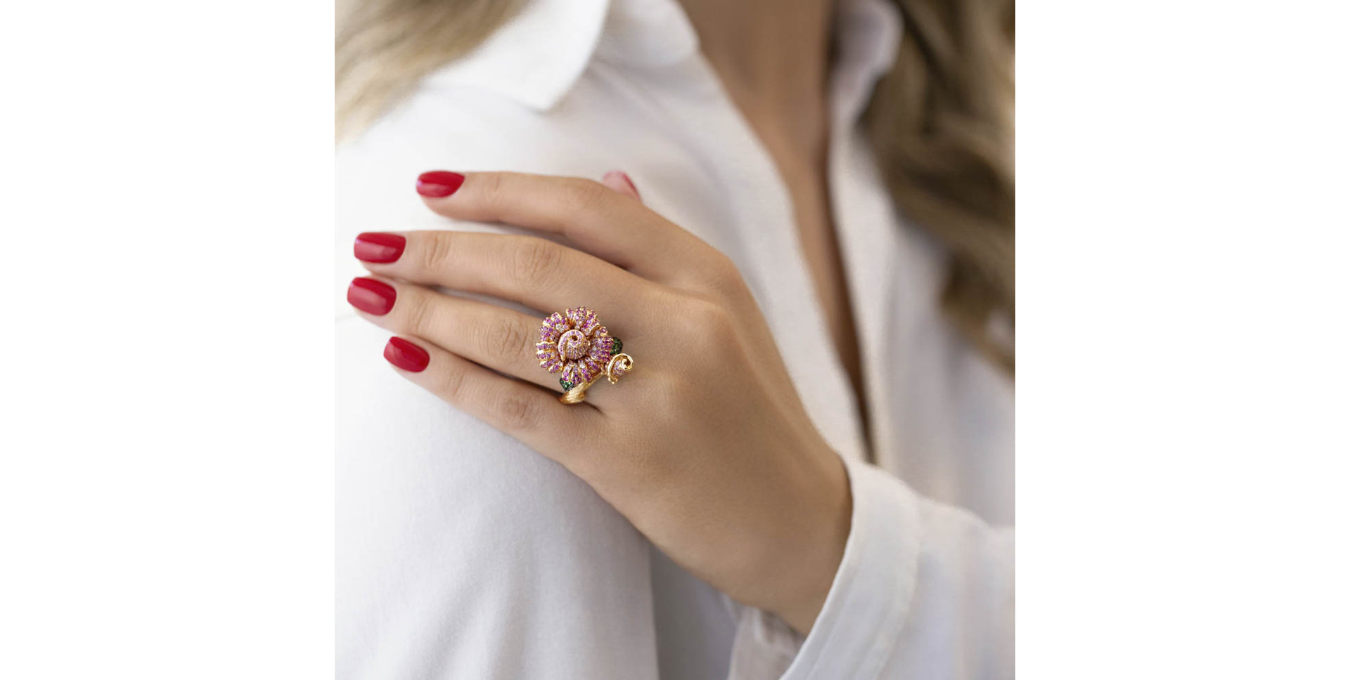 Diamond ring with Sapphire and Garnet Coralie