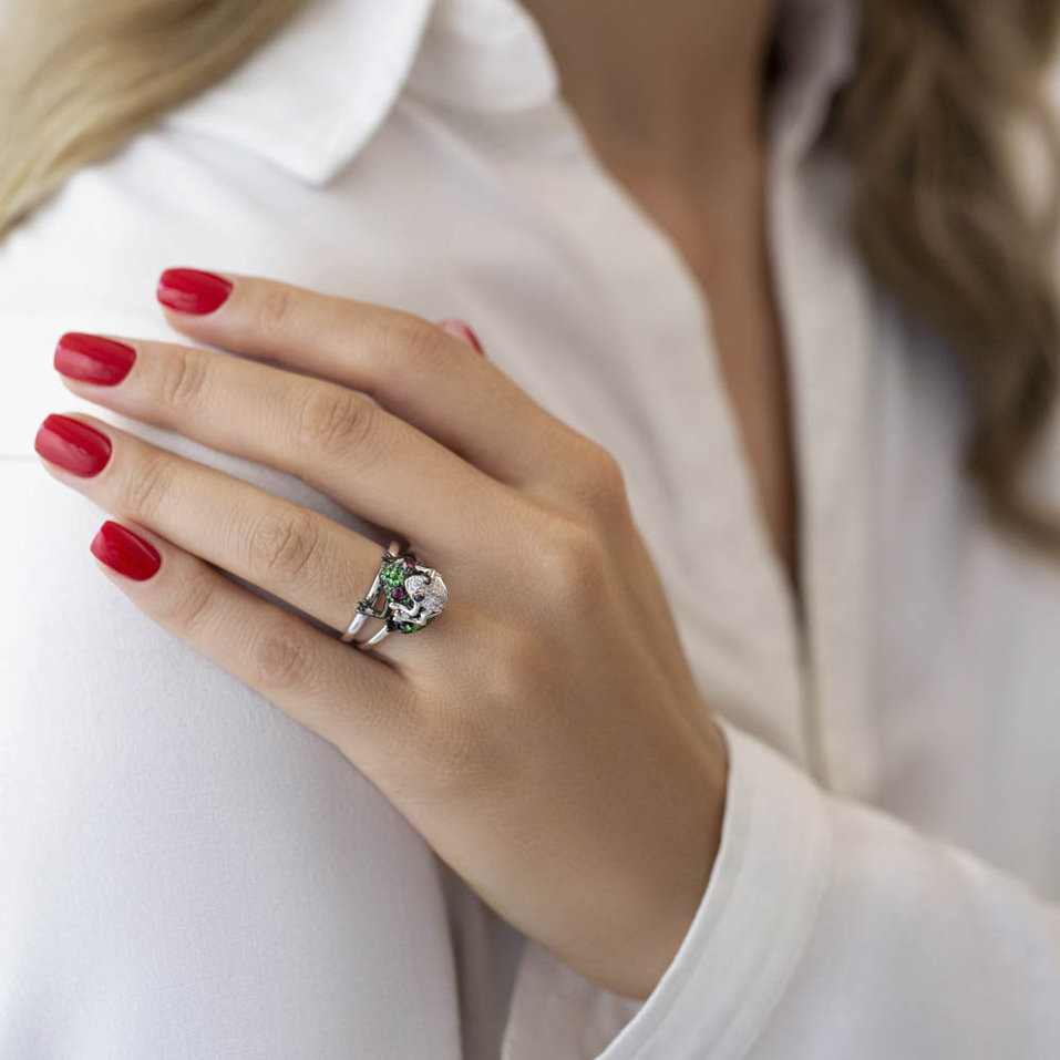 Ring with black and white diamonds, Sapphire and Garnet Frog Twins