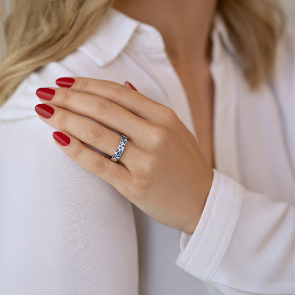 Diamond ring with Sapphire Blue Sky