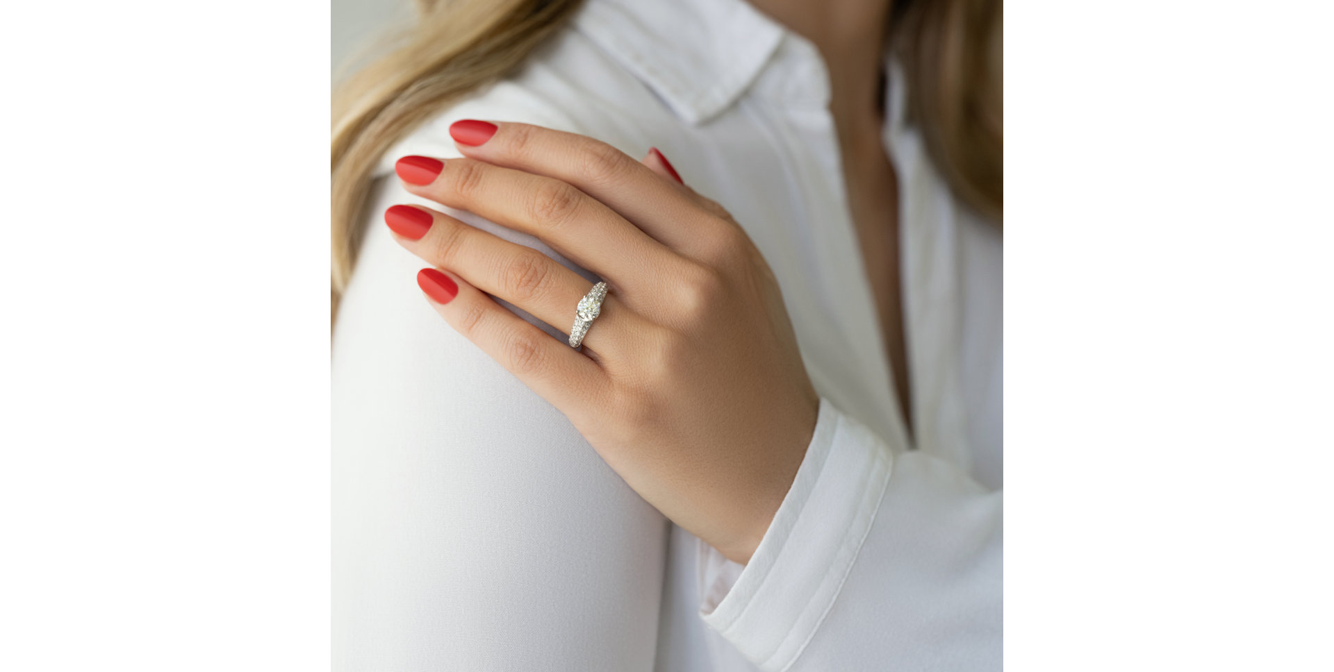 Diamond ring Moon's Anthem