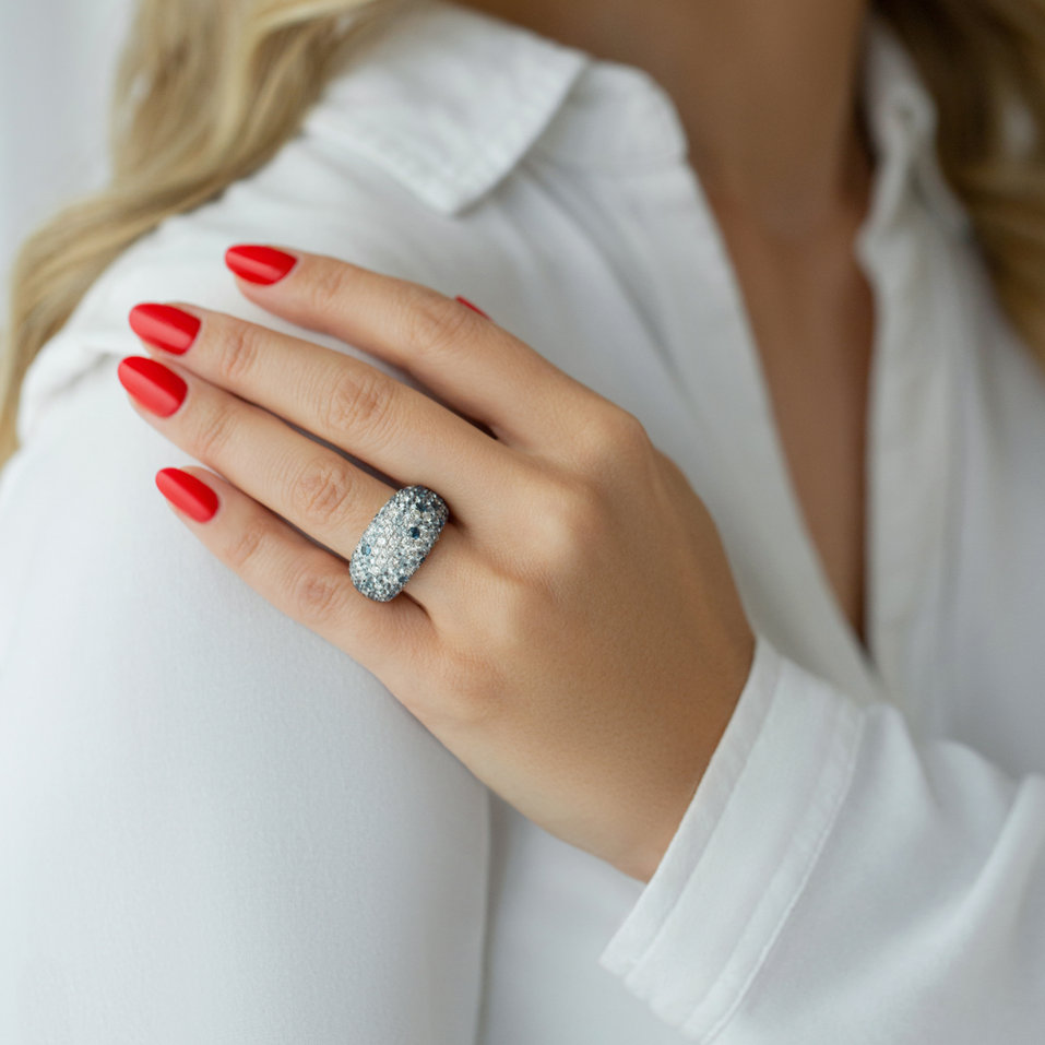 Diamond ring with Sapphire Schazzenan