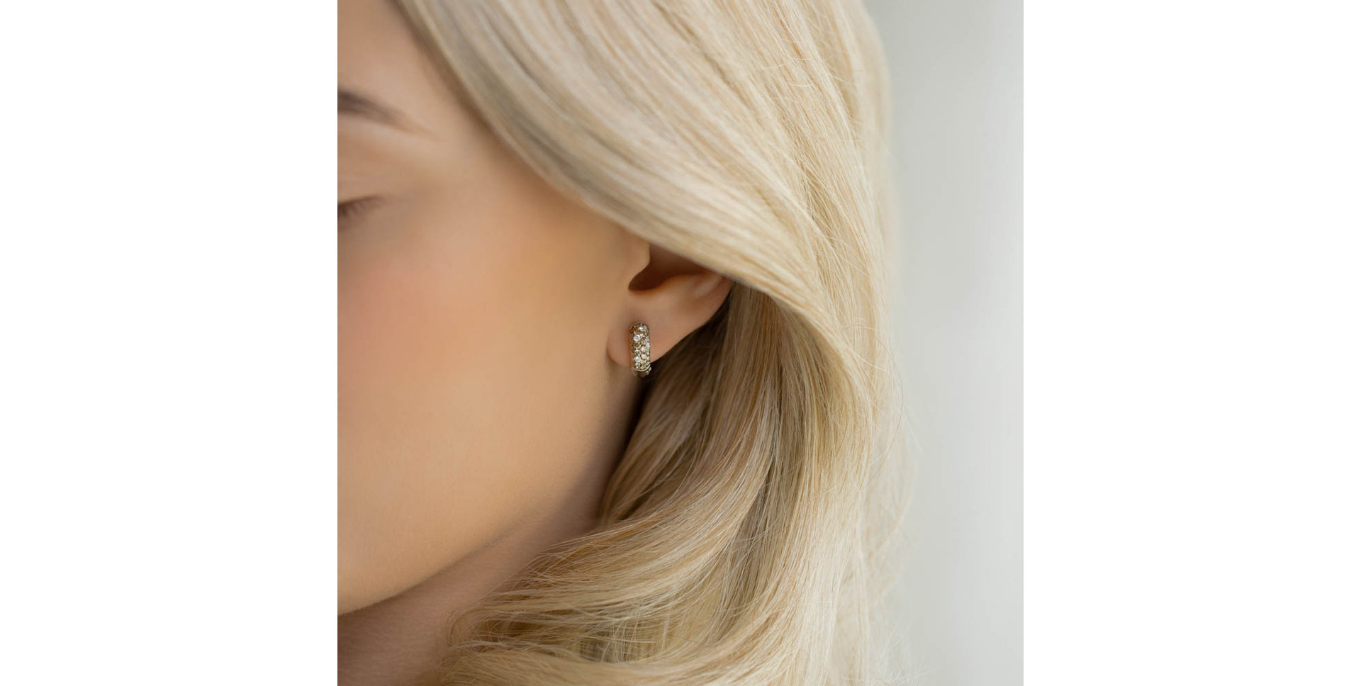 Earrings with brown and white diamonds Avis