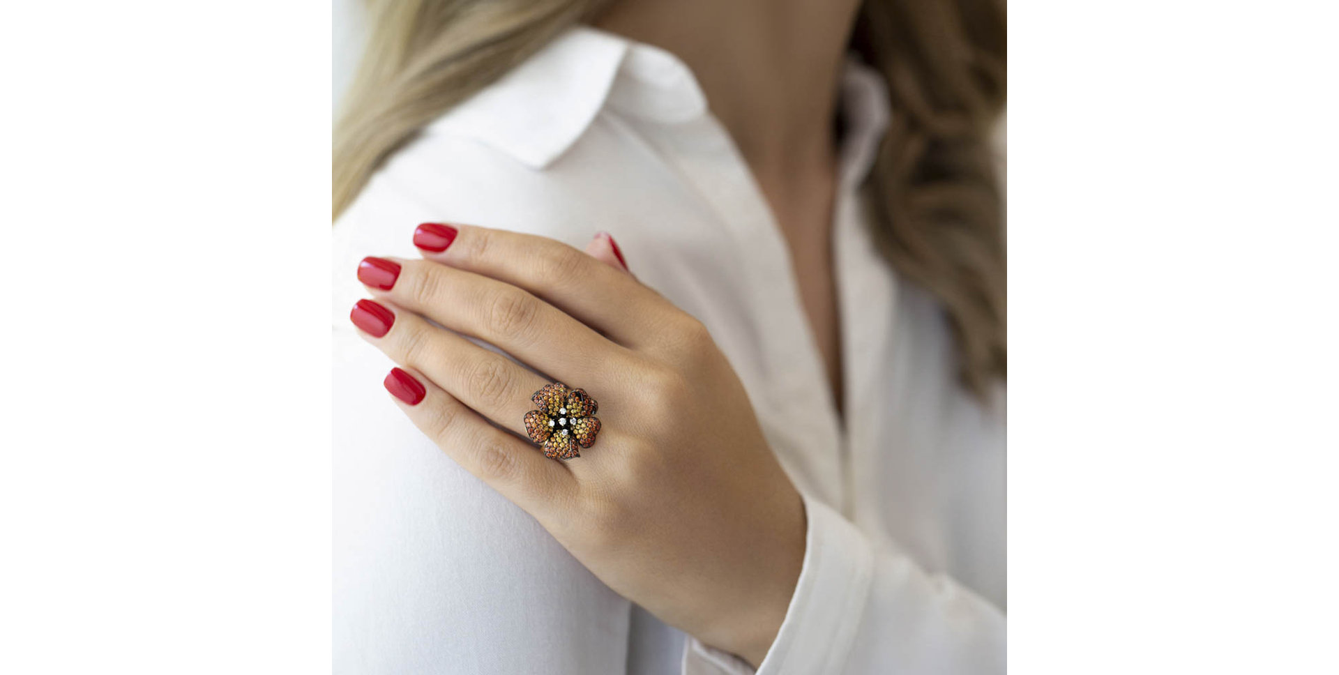 Diamond ring with Sapphire Angie