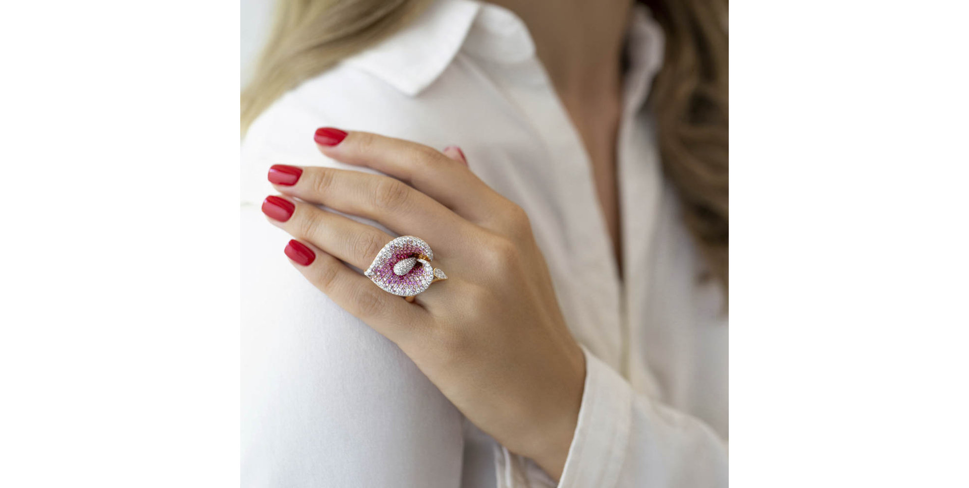 Diamond ring with Sapphire Ice Lily
