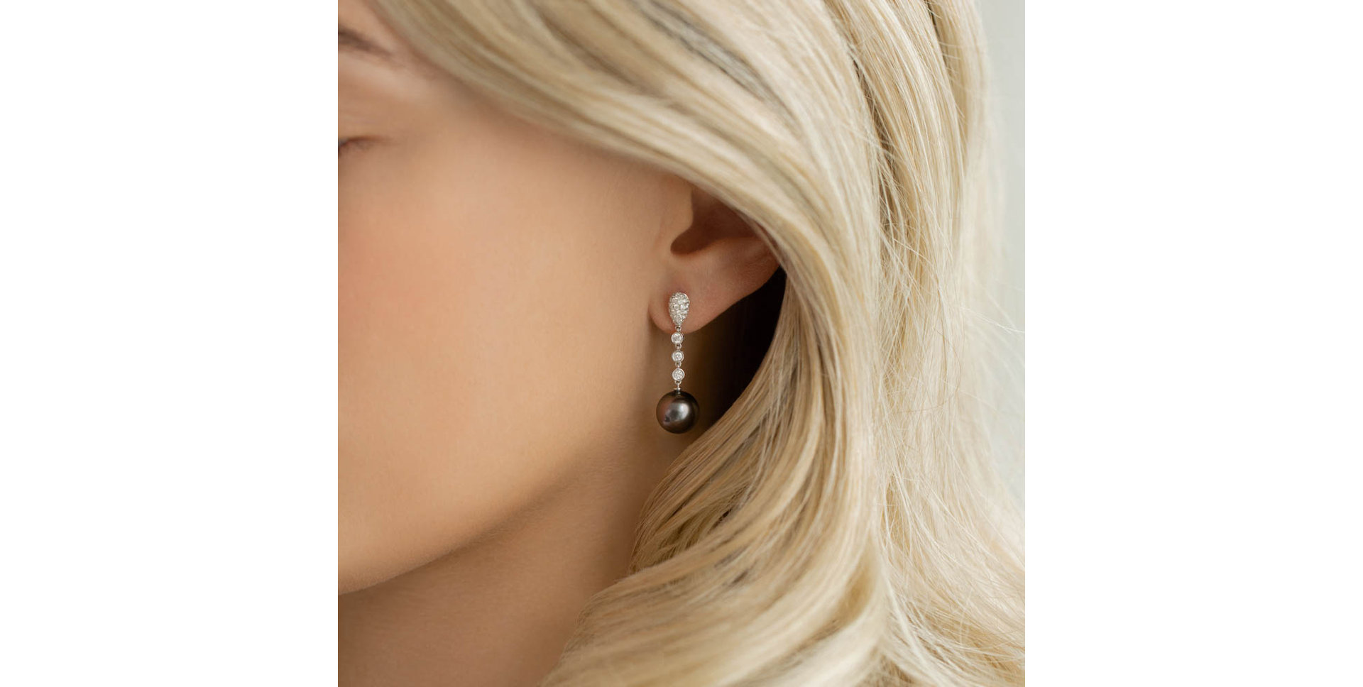Diamond earrings with Pearl Tanha