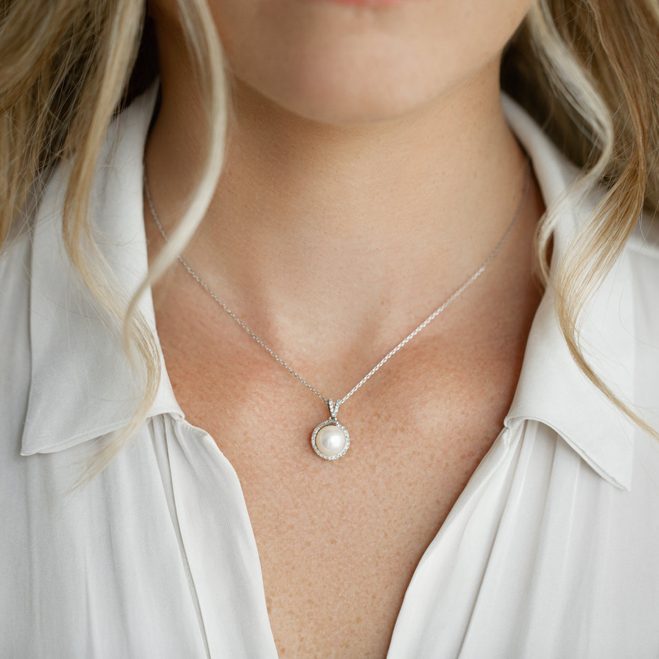 Diamond pendant with Pearl Miraculous Ocean