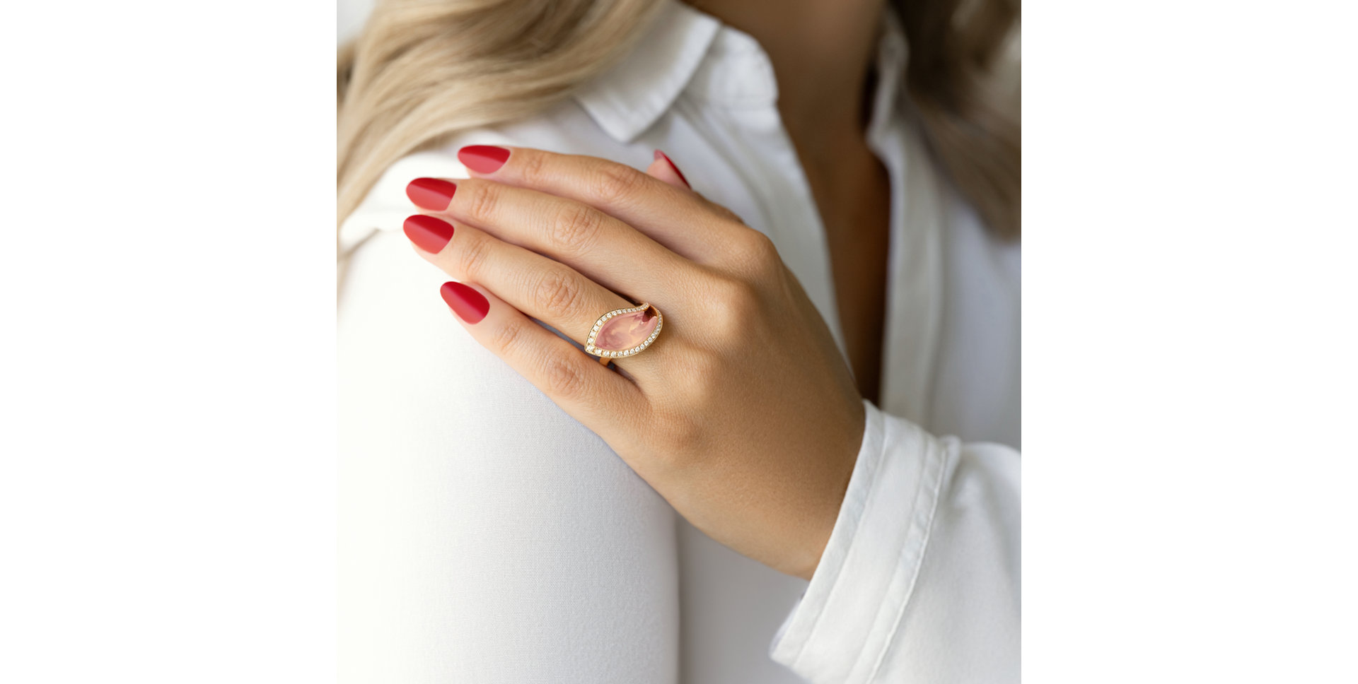 Diamond ring with Rose Quartz Miss Renaissance