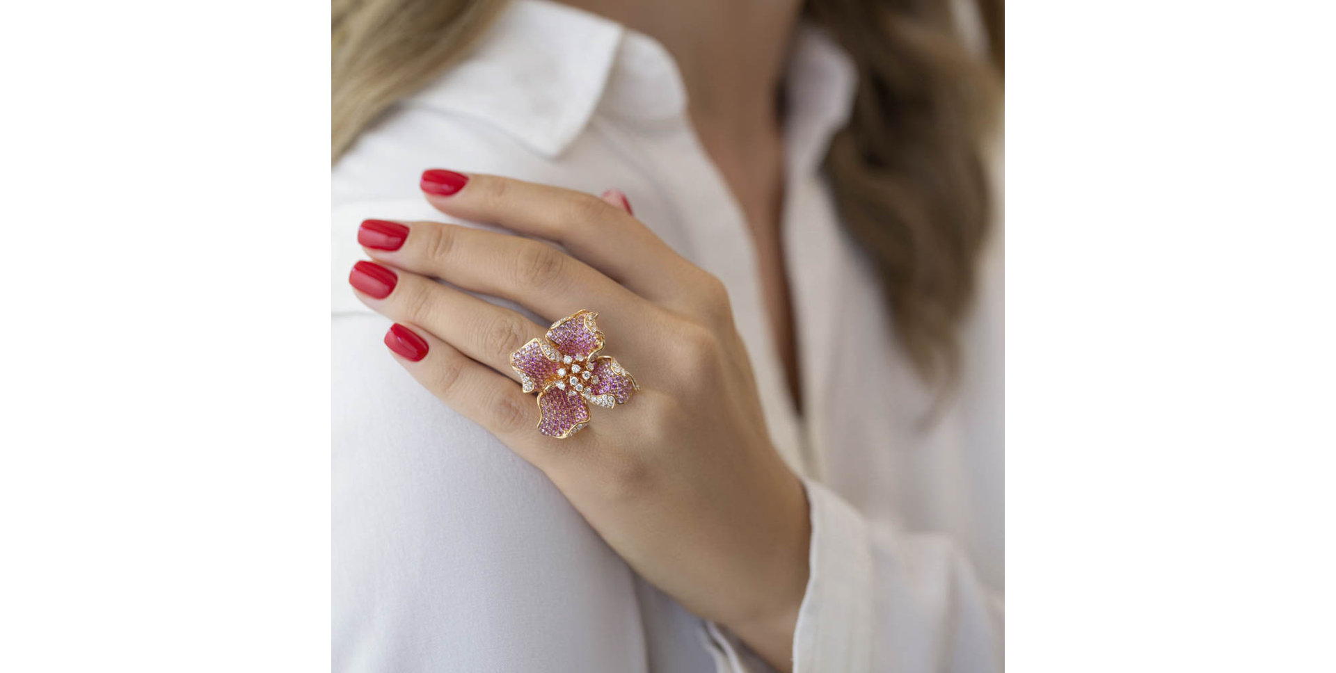 Diamond ring with Sapphire Chic Jasmine