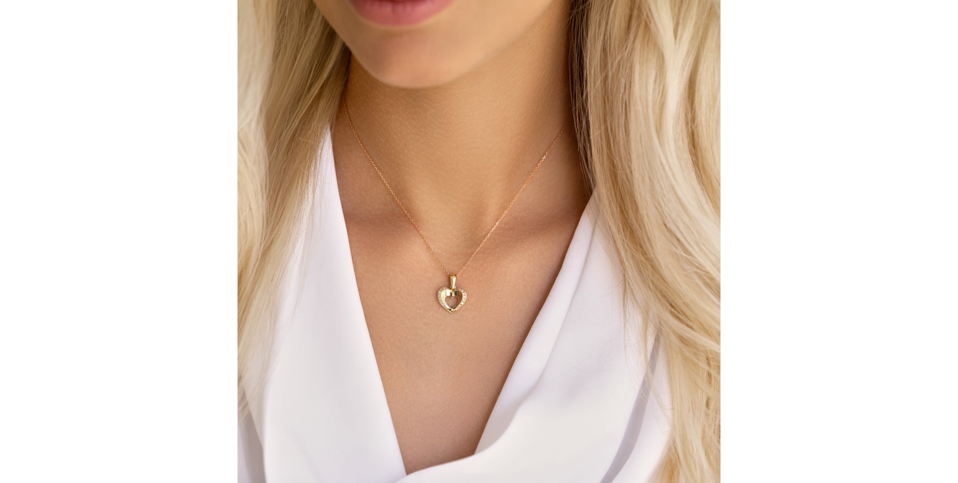 Diamond pendant Romantic Monogram